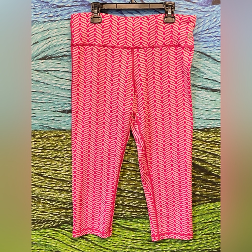 EUC Vineyard Vines Island Whale Tail Performance Crop Leggings SZ M
